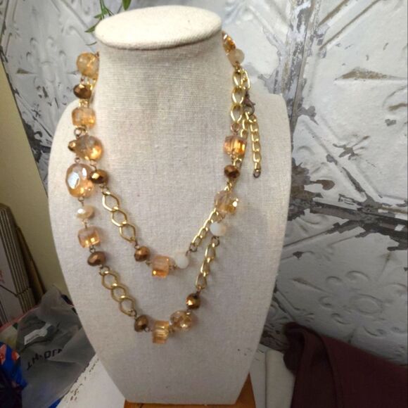 Elegant Multi-Layered Gold and Brown Necklace A Set of 3 Necklaces Vintage - Picture 5 of 16